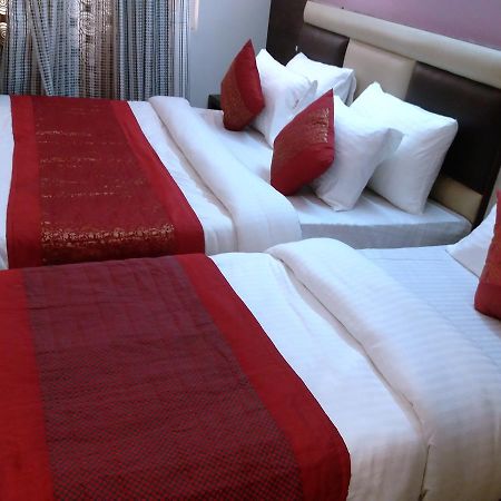 Hotel Snow White Inn New Delhi Buitenkant foto
