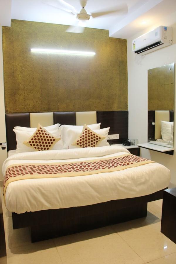 Hotel Snow White Inn New Delhi Buitenkant foto