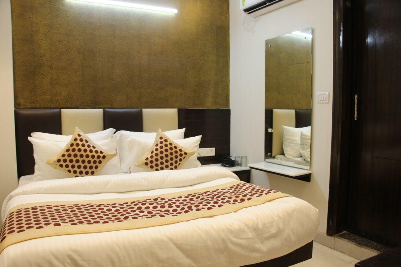 Hotel Snow White Inn New Delhi Buitenkant foto