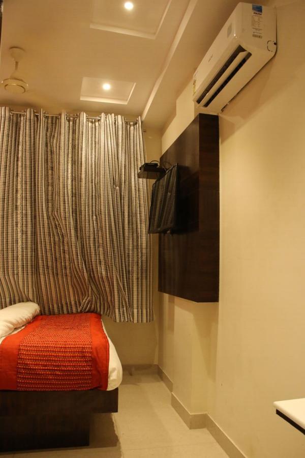 Hotel Snow White Inn New Delhi Buitenkant foto