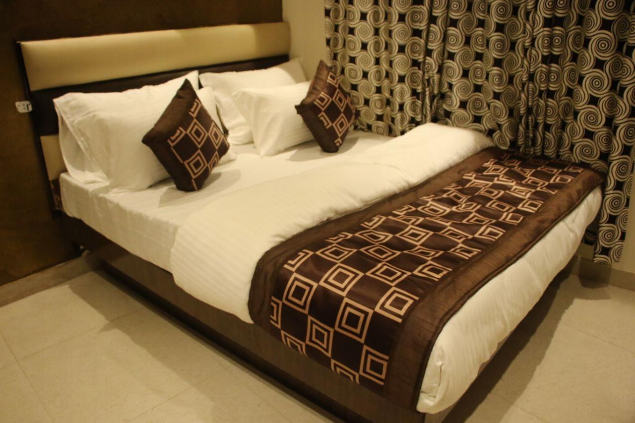 Hotel Snow White Inn New Delhi Buitenkant foto
