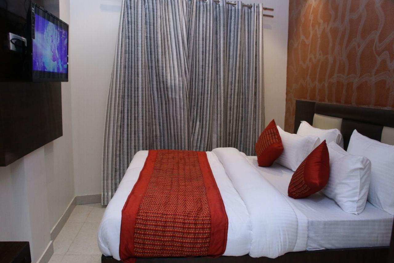 Hotel Snow White Inn New Delhi Buitenkant foto