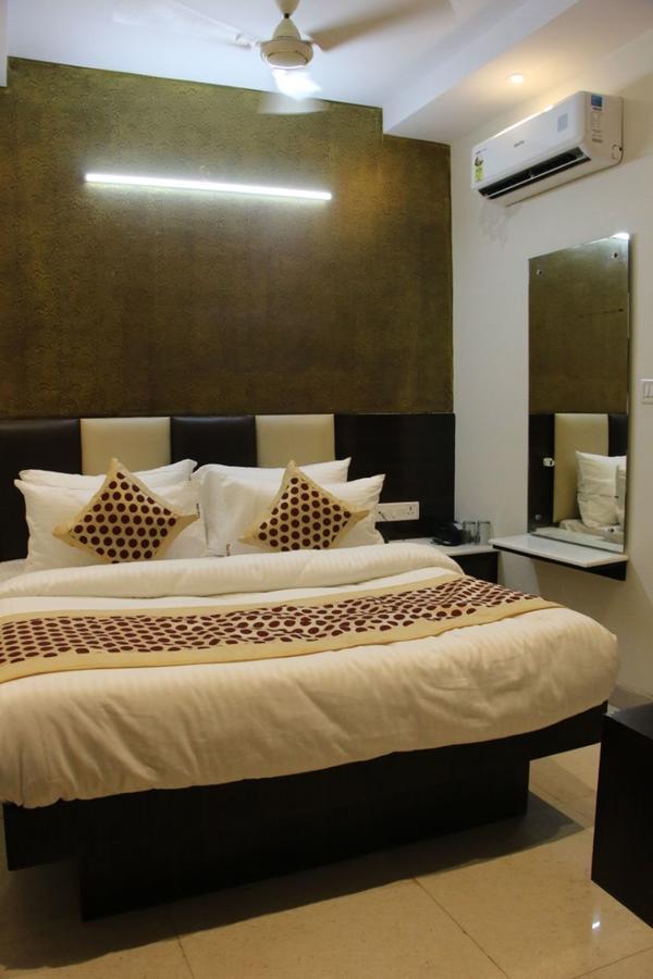 Hotel Snow White Inn New Delhi Buitenkant foto