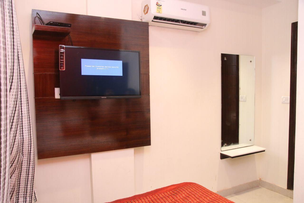 Hotel Snow White Inn New Delhi Buitenkant foto