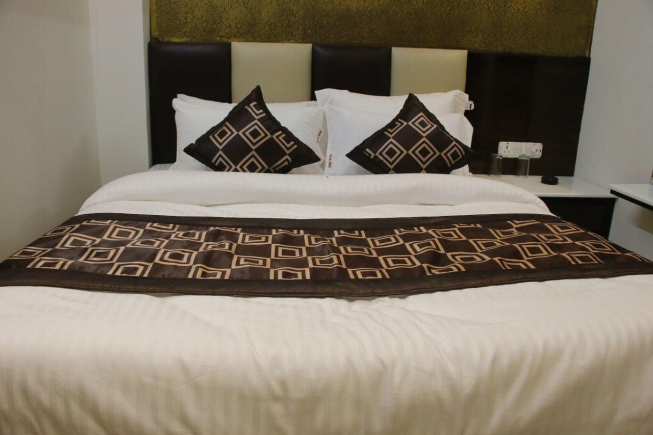 Hotel Snow White Inn New Delhi Buitenkant foto