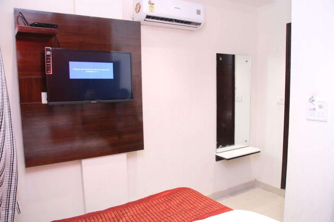 Hotel Snow White Inn New Delhi Buitenkant foto