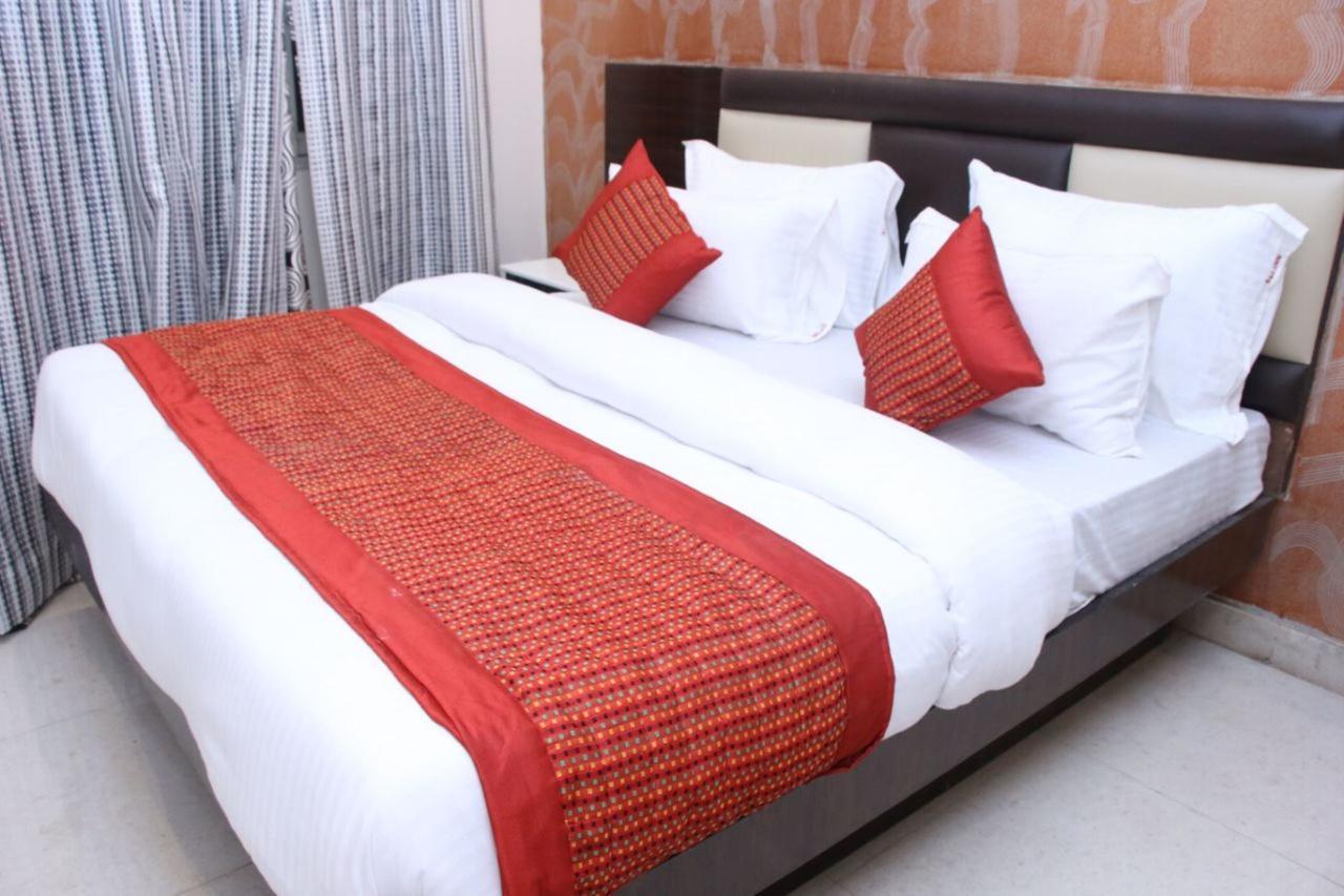 Hotel Snow White Inn New Delhi Buitenkant foto
