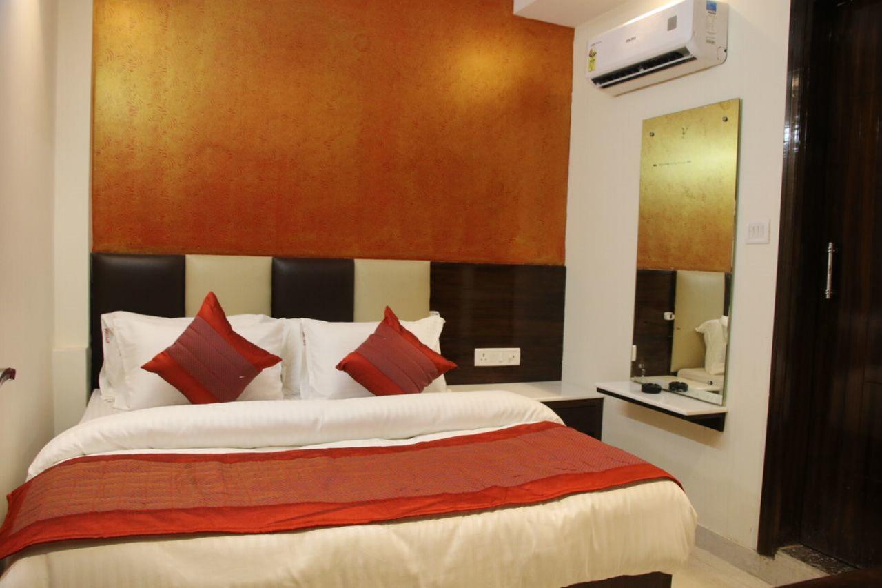 Hotel Snow White Inn New Delhi Buitenkant foto