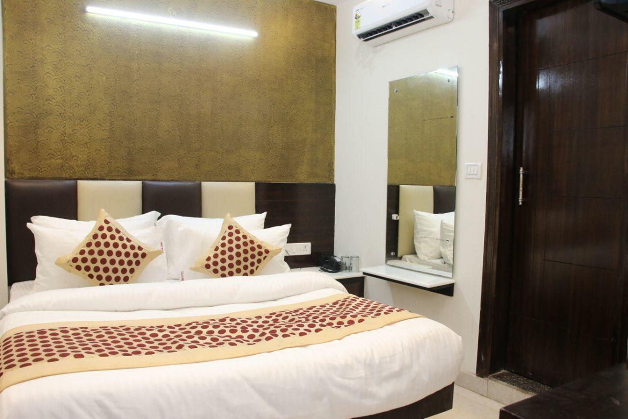 Hotel Snow White Inn New Delhi Buitenkant foto