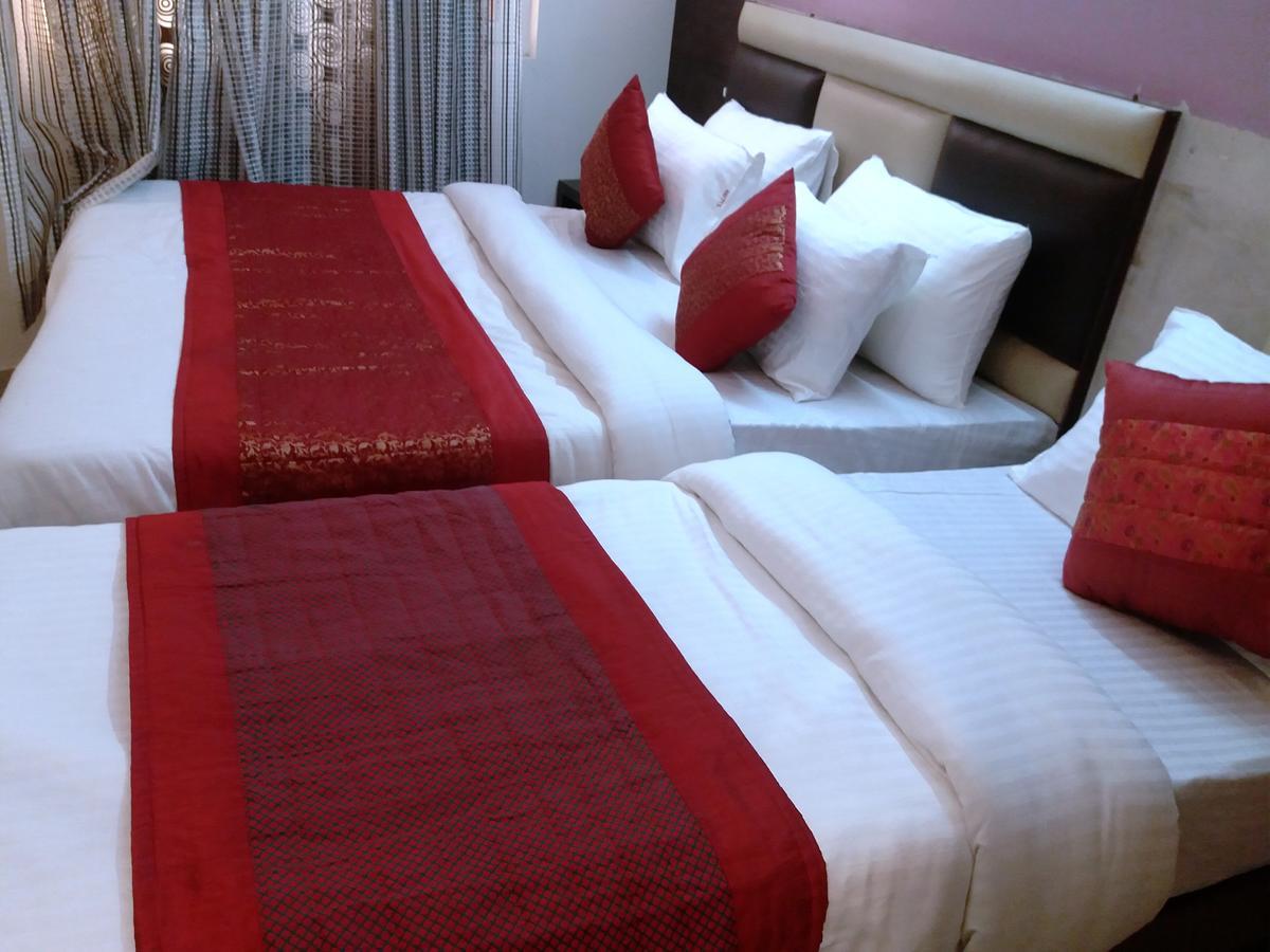 Hotel Snow White Inn New Delhi Buitenkant foto