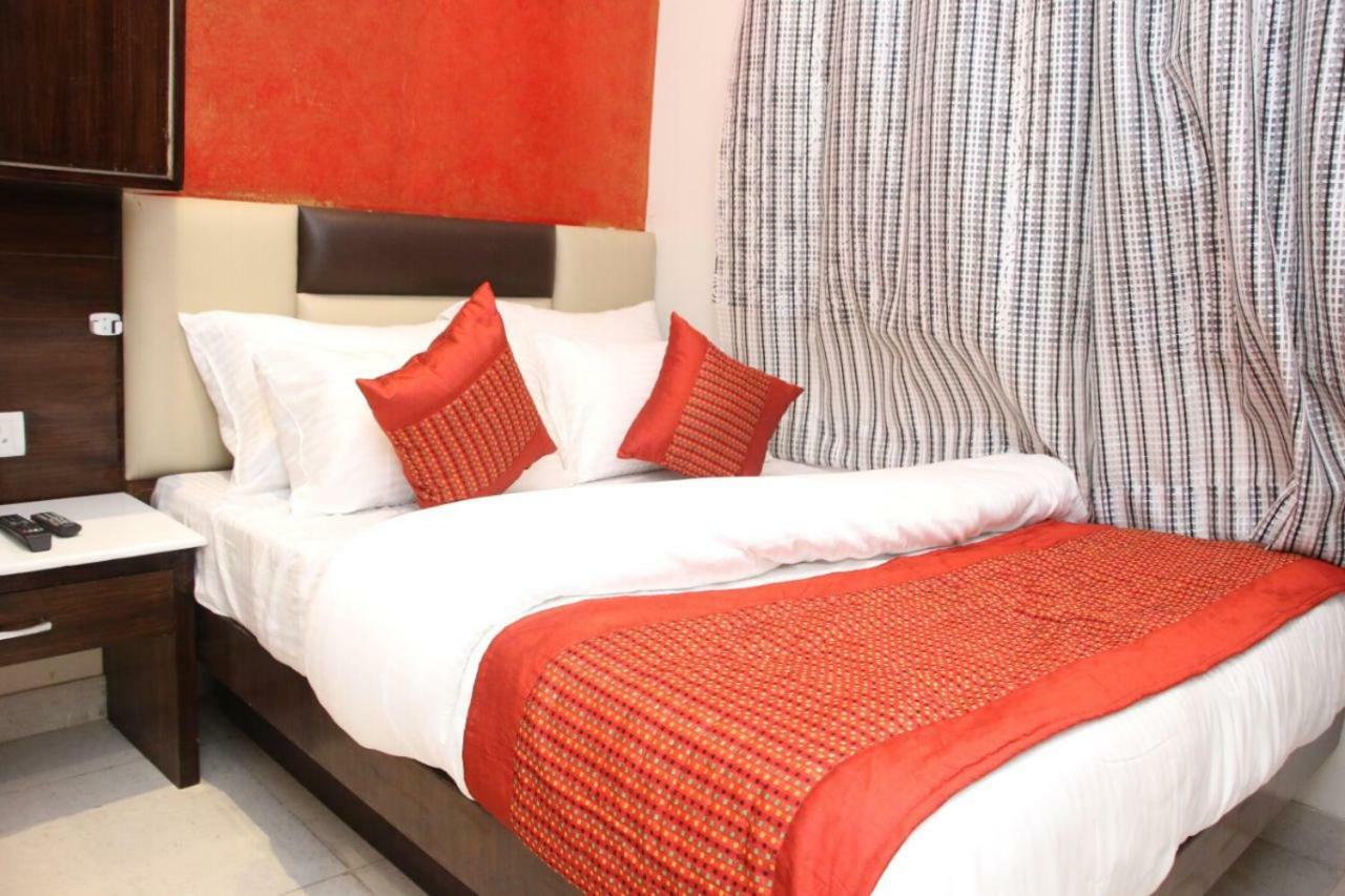 Hotel Snow White Inn New Delhi Buitenkant foto